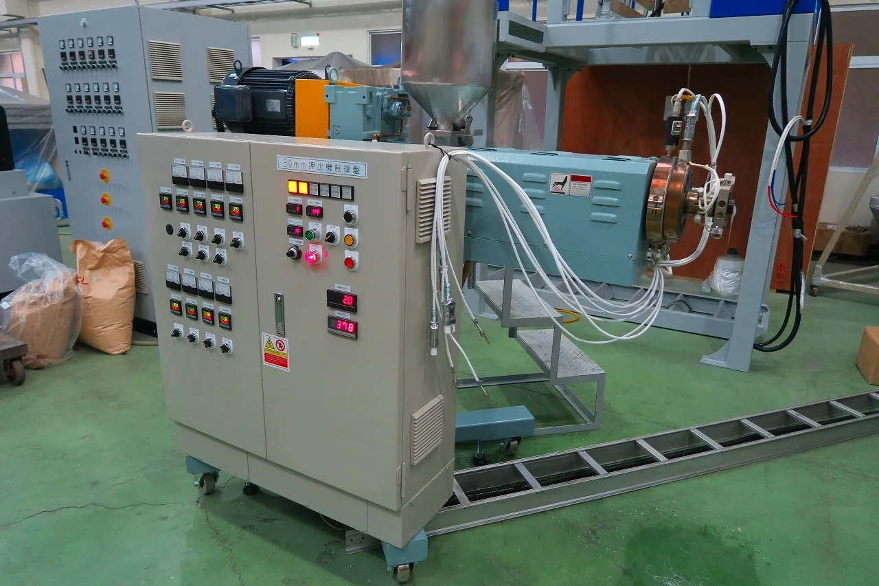 φ30mm,単軸押出機（LCP用） 画像3